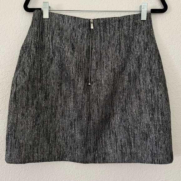 H&M black and silver mini skirt - Picture 3 of 4